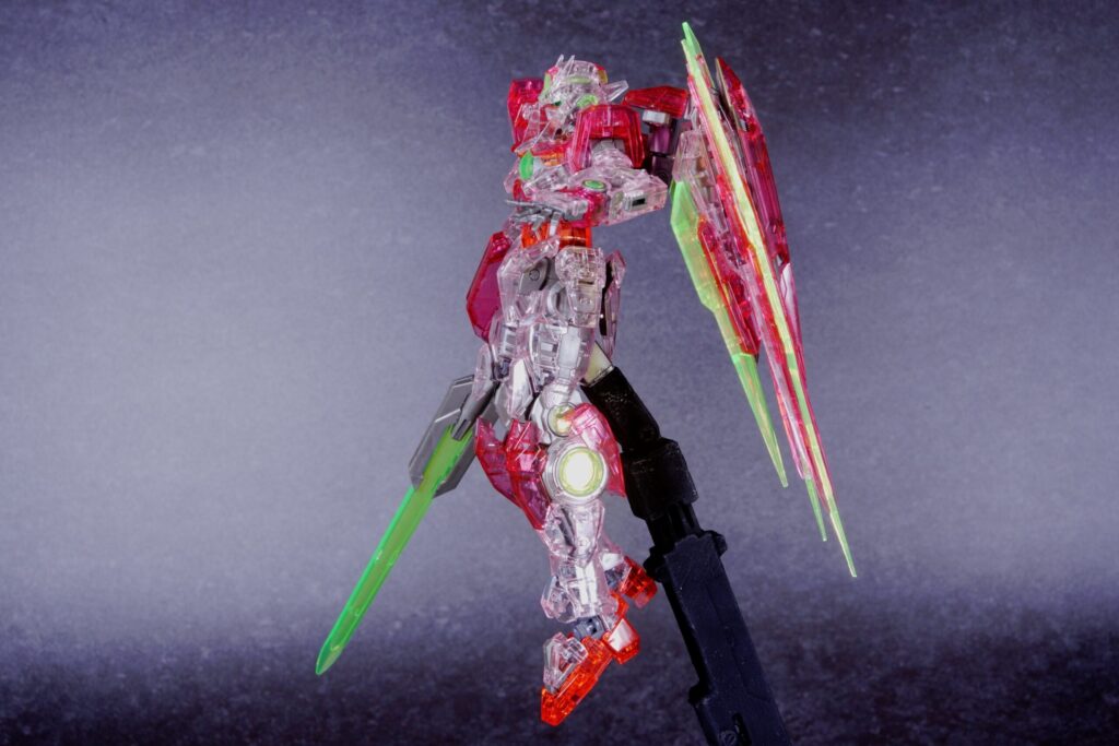 【vol.28 ガンプラ RG 1/144 ガンダムベース限定 ダブルオークアンタ［トランザムクリア］レビュー｜クリア越しに見える内部フレームが想像以上だった