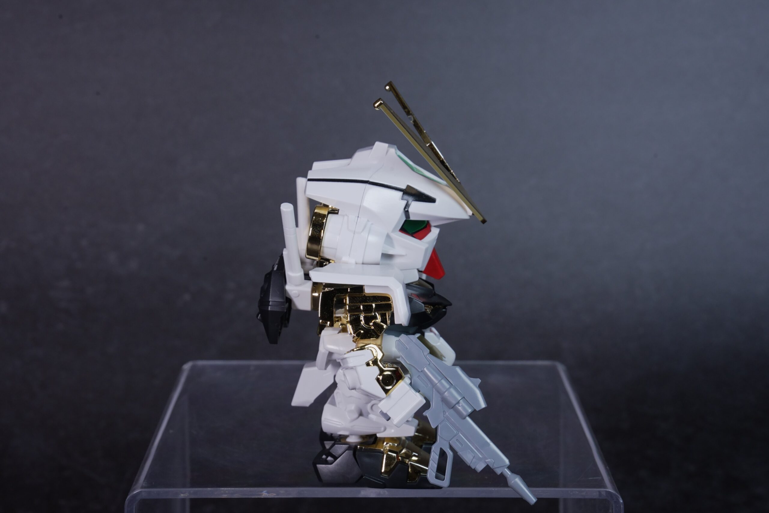 BB戦士299 ガンダムアストレイゴールドフレーム 完成品 各アングル