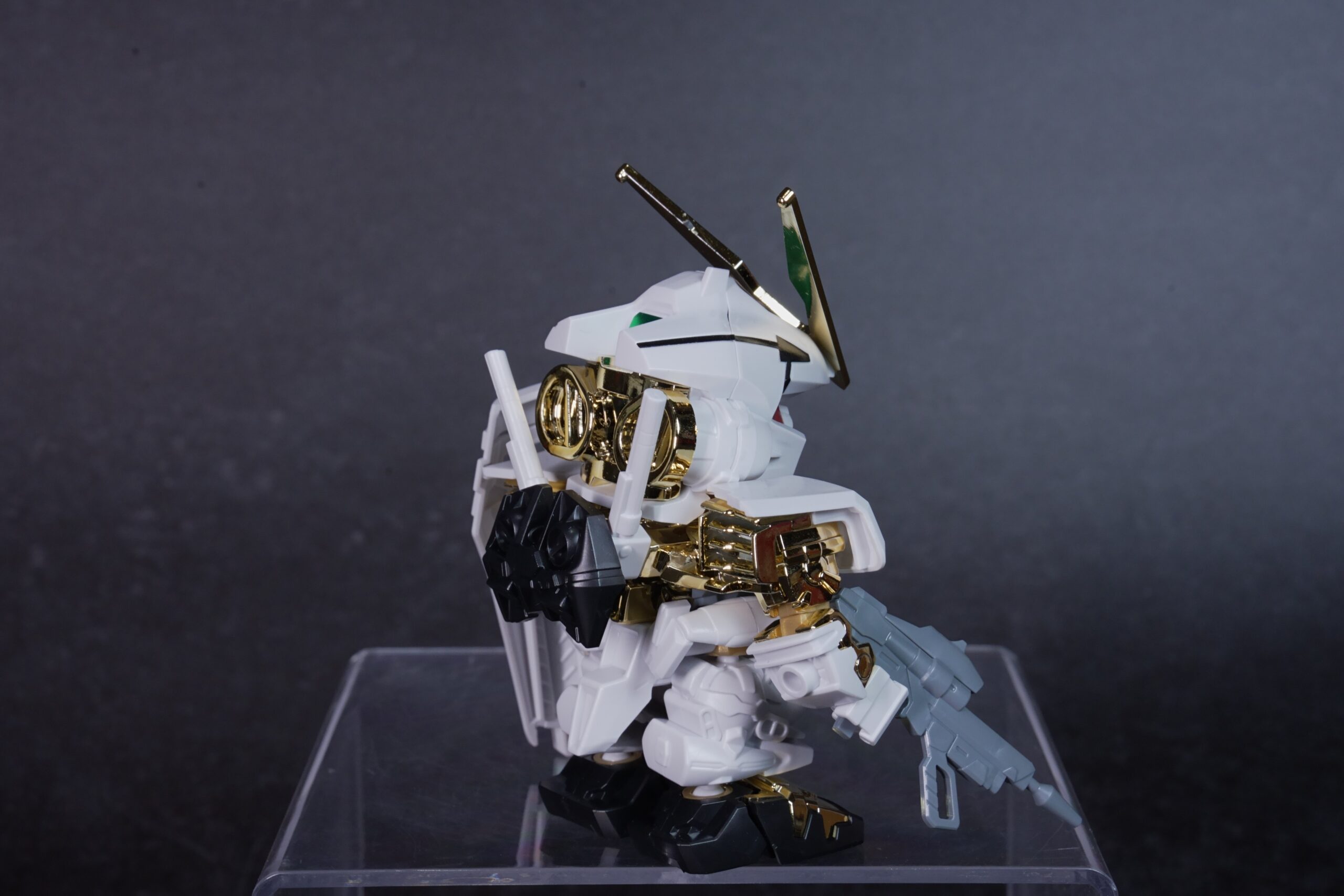 BB戦士299 ガンダムアストレイゴールドフレーム 完成品 各アングル