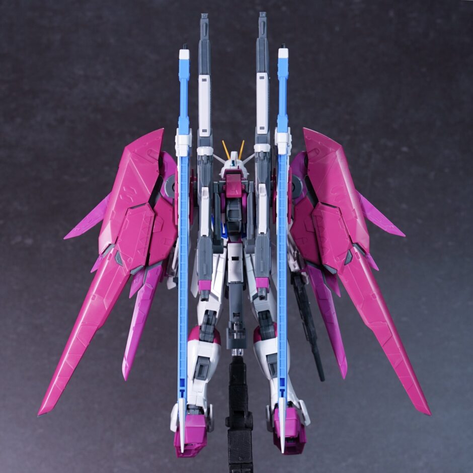 RG 1/144 デスティニーインパルス デスティニーシルエットを展開した完成品 正面