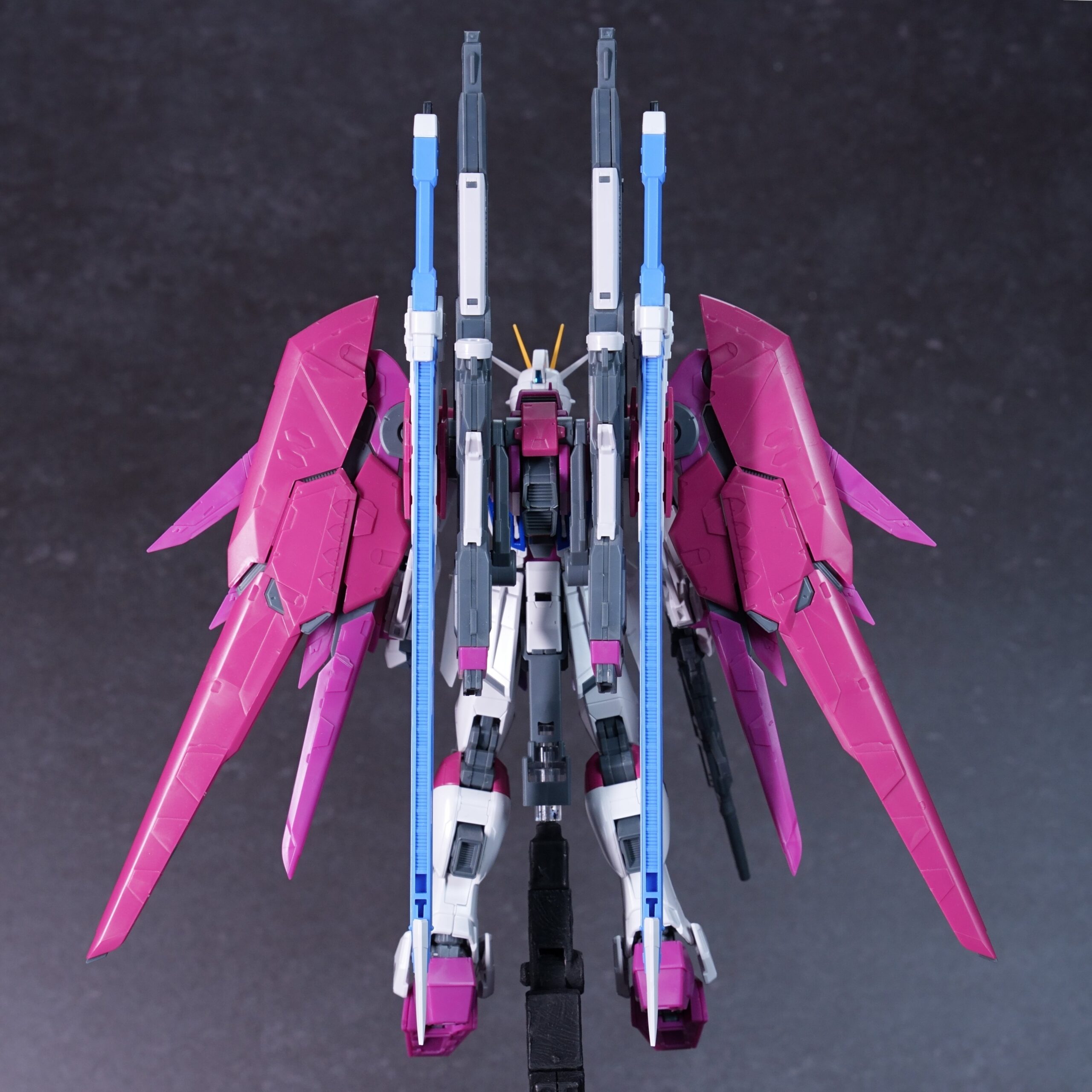 RG 1/144 デスティニーインパルス デスティニーシルエットを展開した完成品 正面