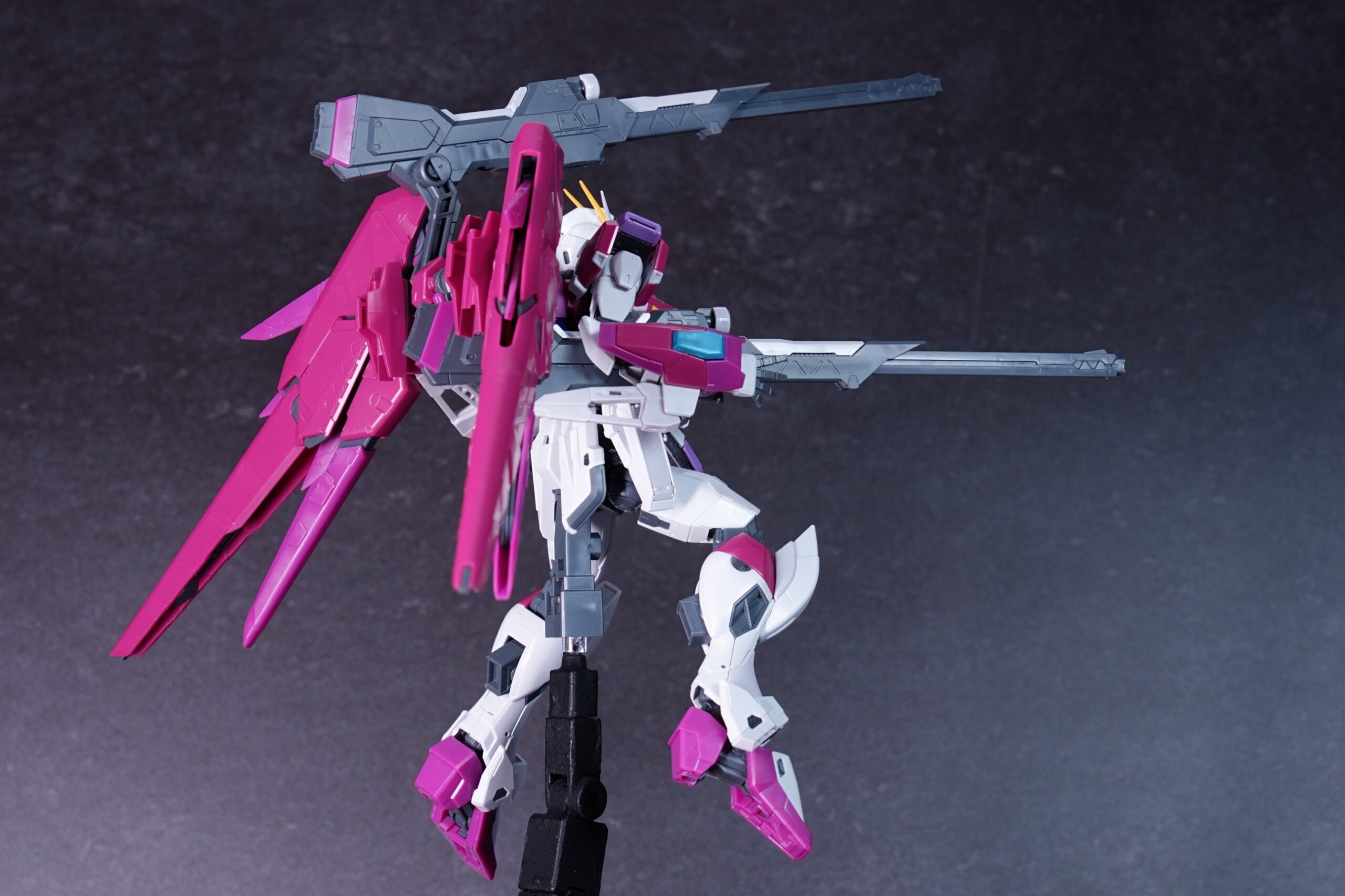 RG 1/144 デスティニーインパルス 大型ビーム砲を構えた完成品