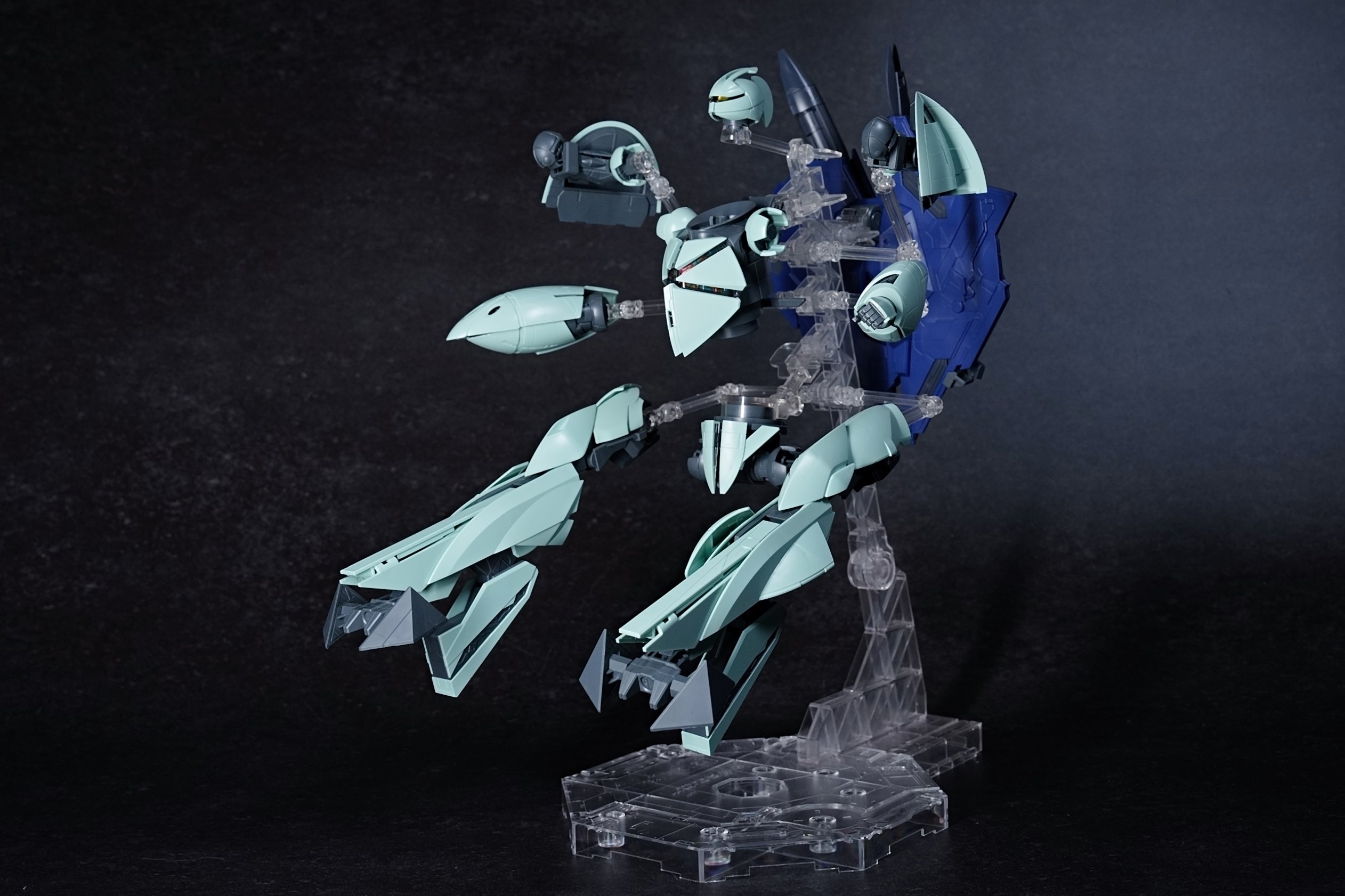 MG 1/100 Concept-X 6-1-2 ターンX 分離させた状態